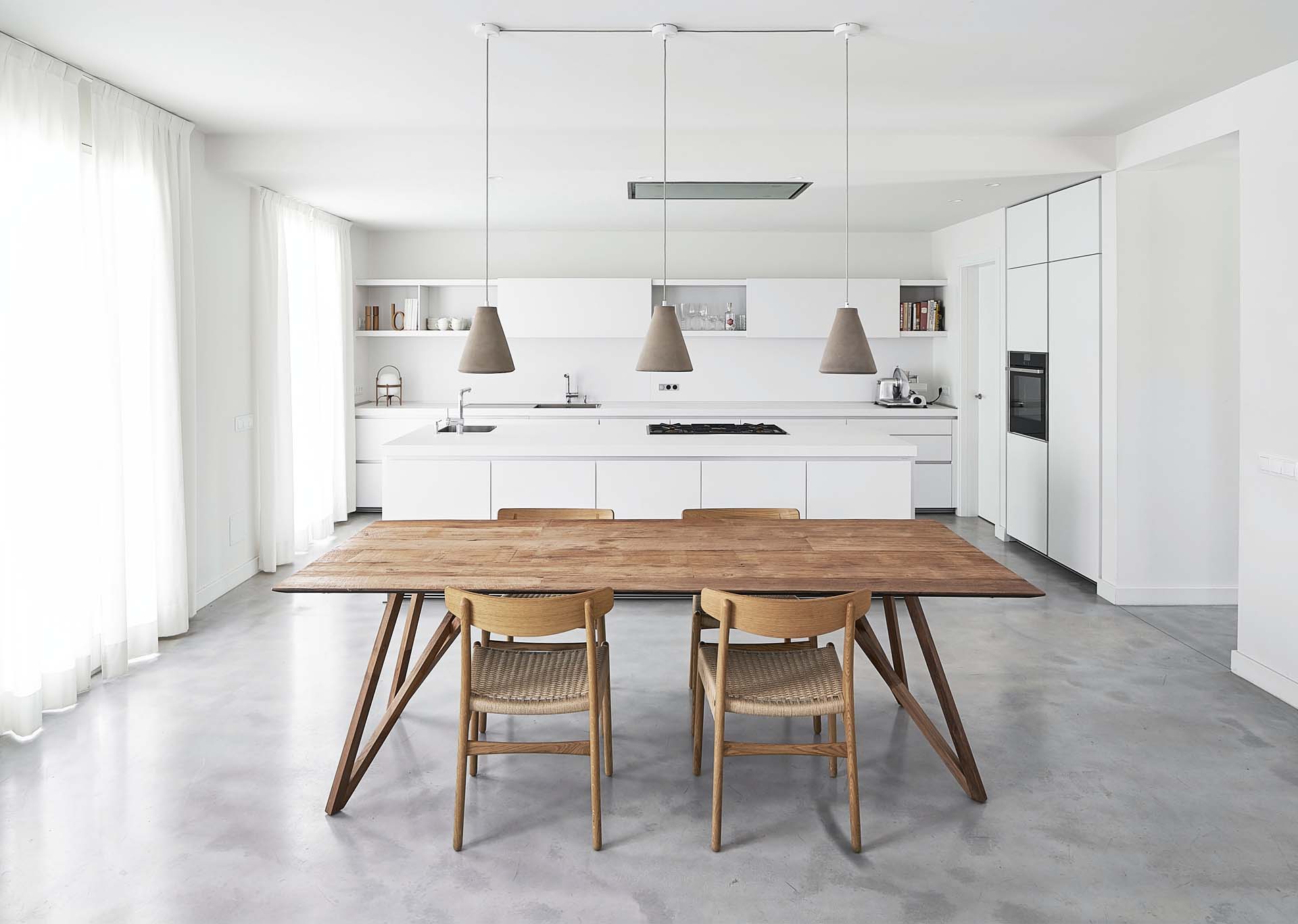 Bottom Horizontal Image